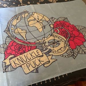 Knuckle puck flag